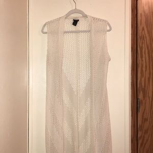 Sleeveless cardigan